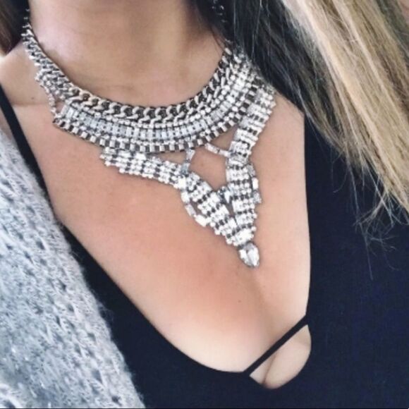 Glass Crystal/ Rhinestone “Arrow” Glam Statement Bib Necklace - Picture 1 of 11